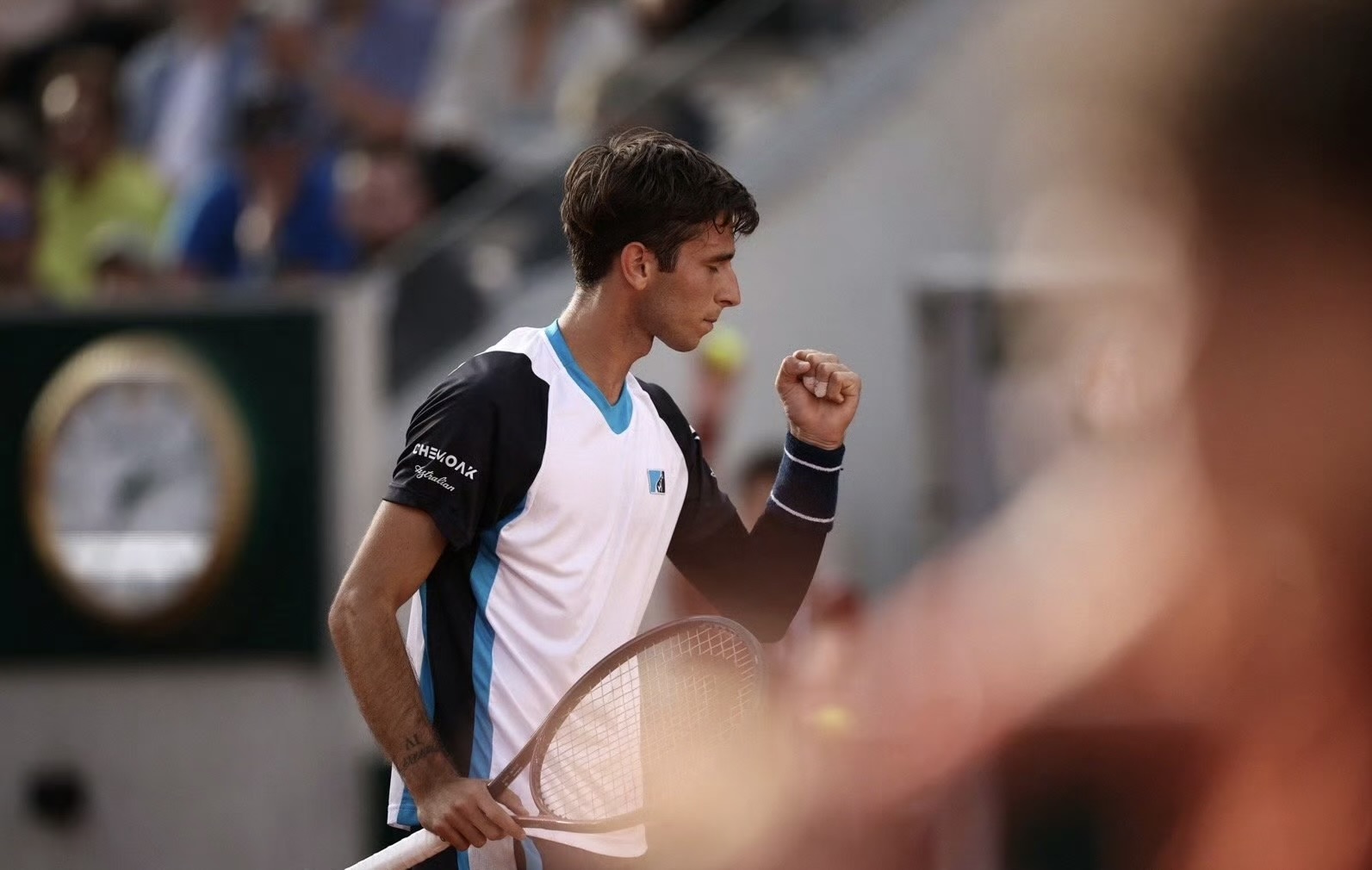 开云下载-澳大利亚网球队轻取法国网球队，西西帕斯制霸全场的简单介绍