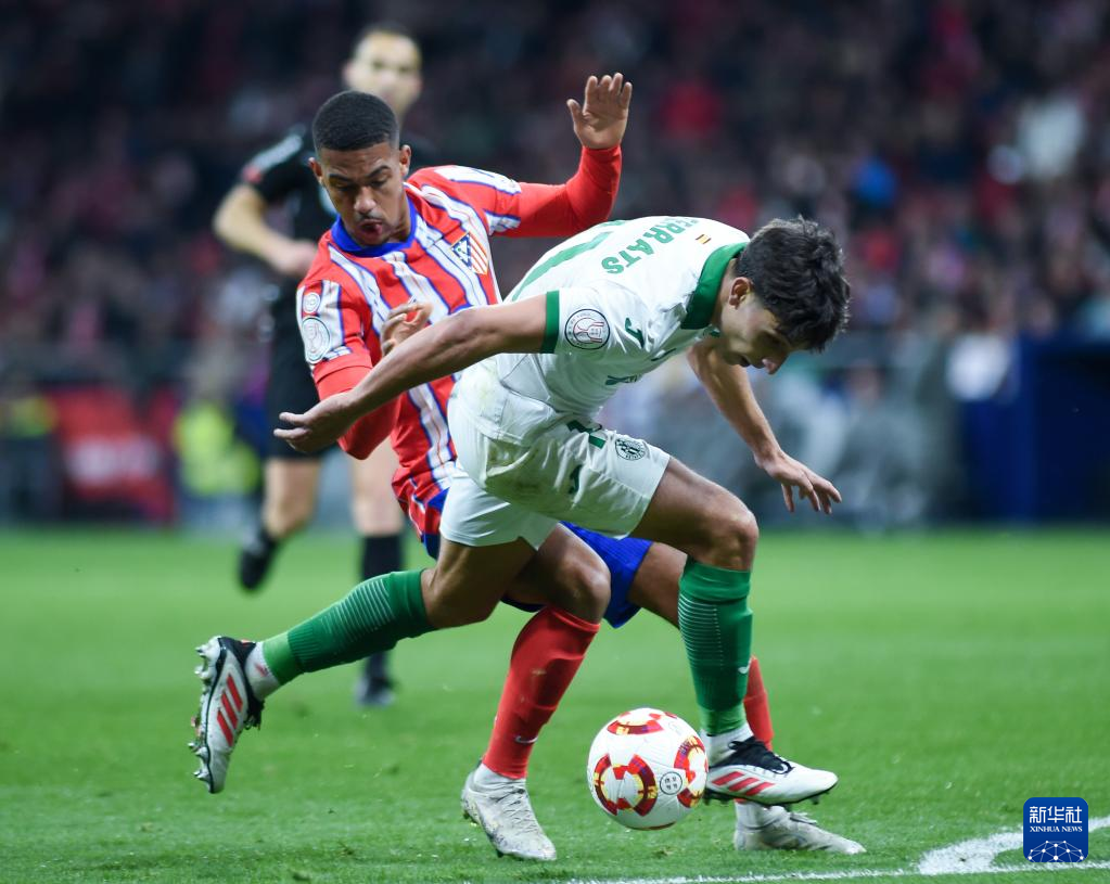 西班牙中场梅开二度，帮助球队晋级欧国大赛四分之一决赛的简单介绍