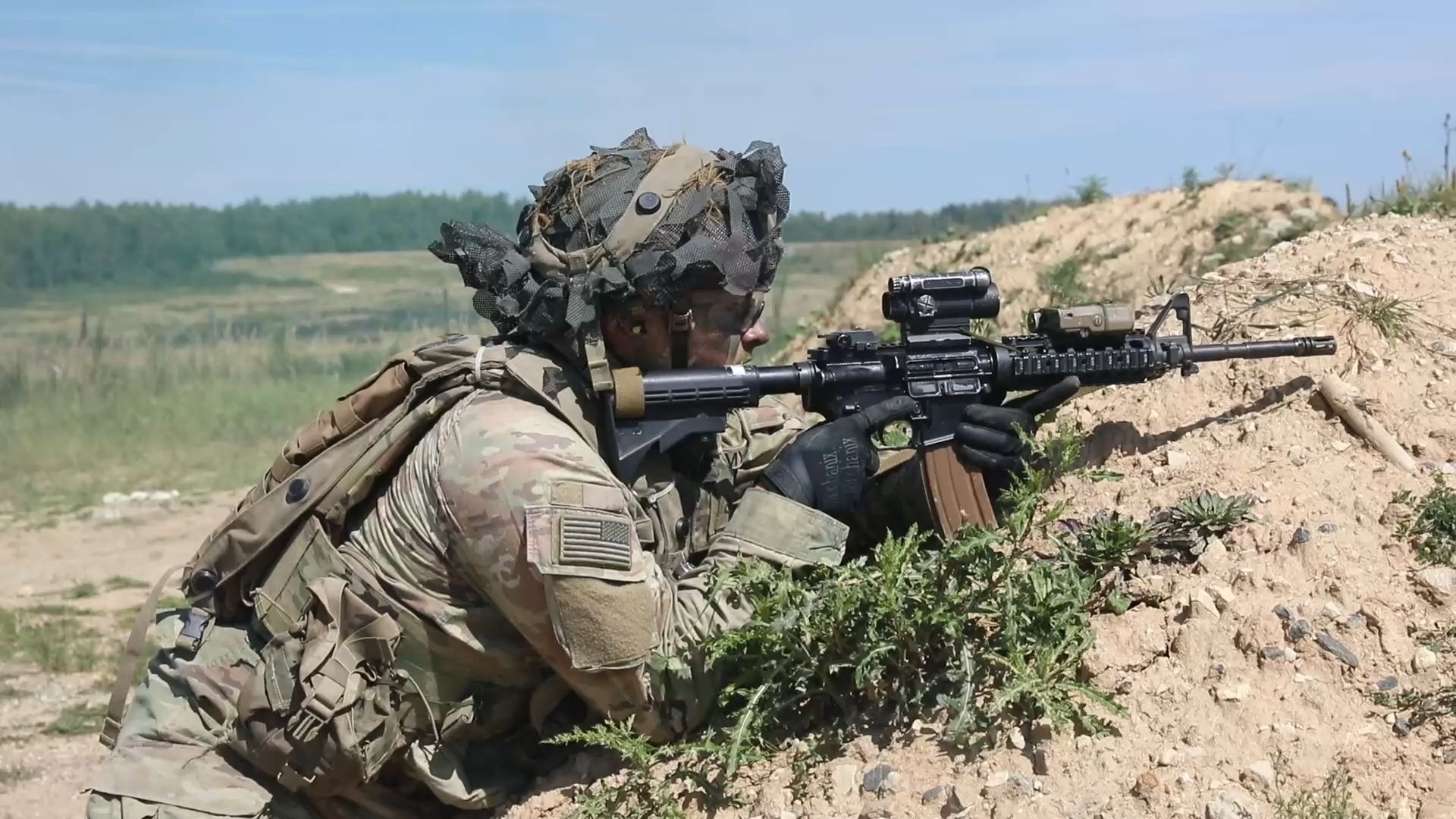 美国选手在射击项目上展现绝技 美国选手在射击项目上展现绝技