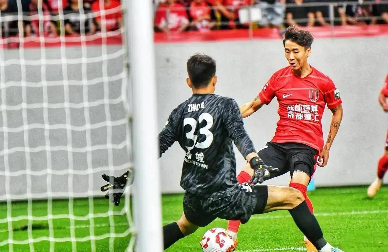 浙江绿城客场不敌上海海港，遭遇连败