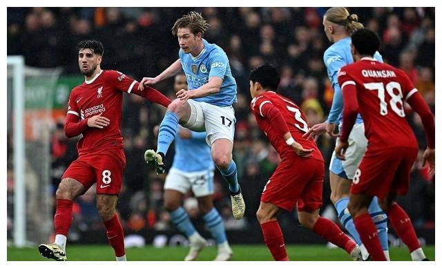 曼城中场与主教练发生观点分歧的简单介绍 曼城中场与主教练发生观点分歧的简单介绍