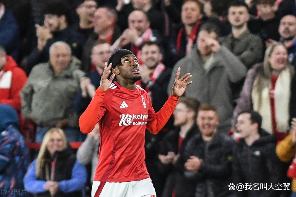 开云官网-关于曼联主场惜败，积分榜位置下滑的信息