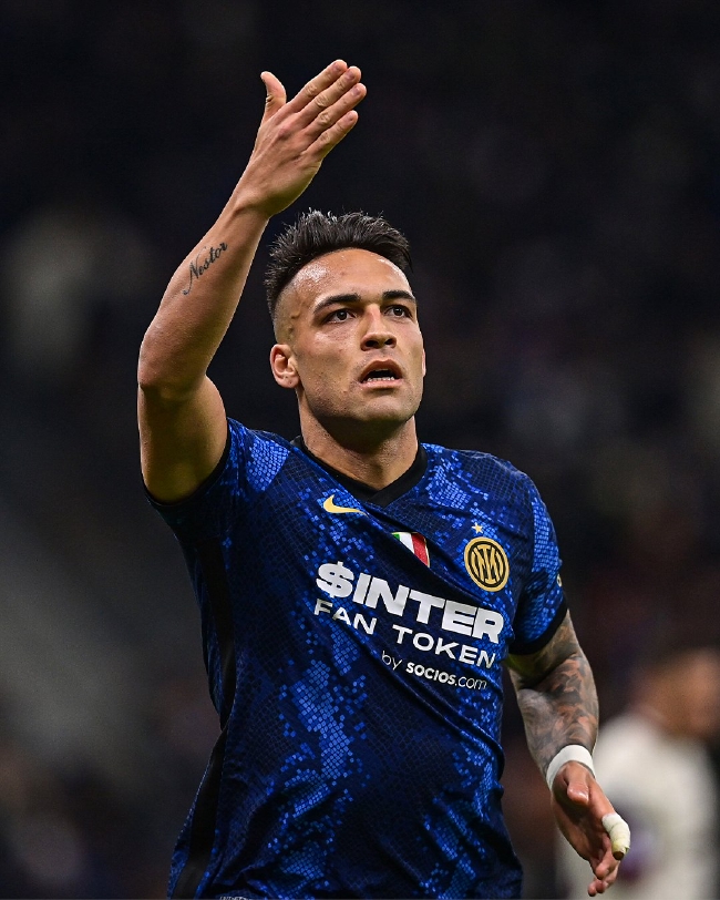 瑞士力克乌克兰，夏凡诺维奇大演帽子戏法的简单介绍