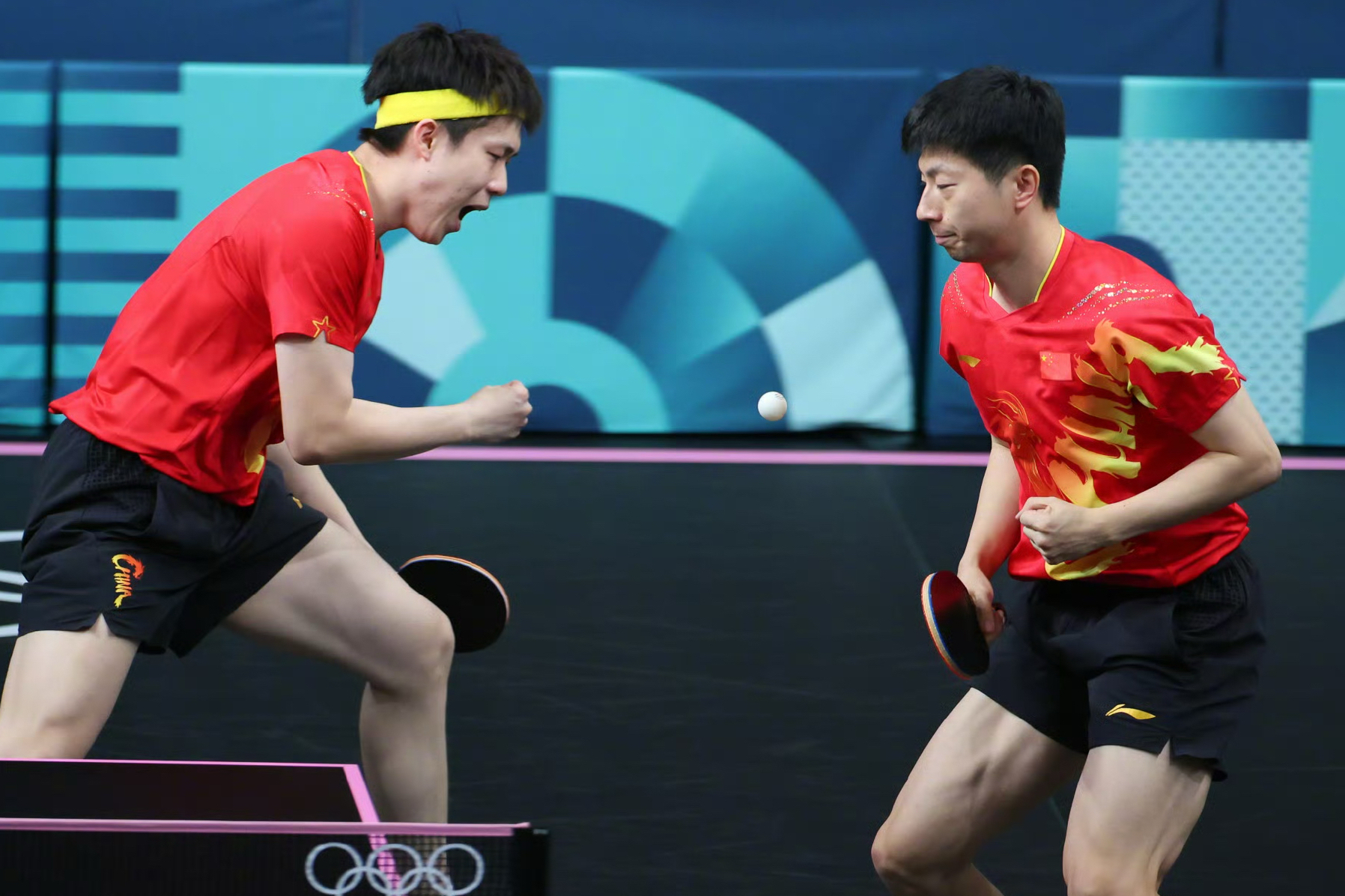 法国队力克中国队，马龙关键制胜