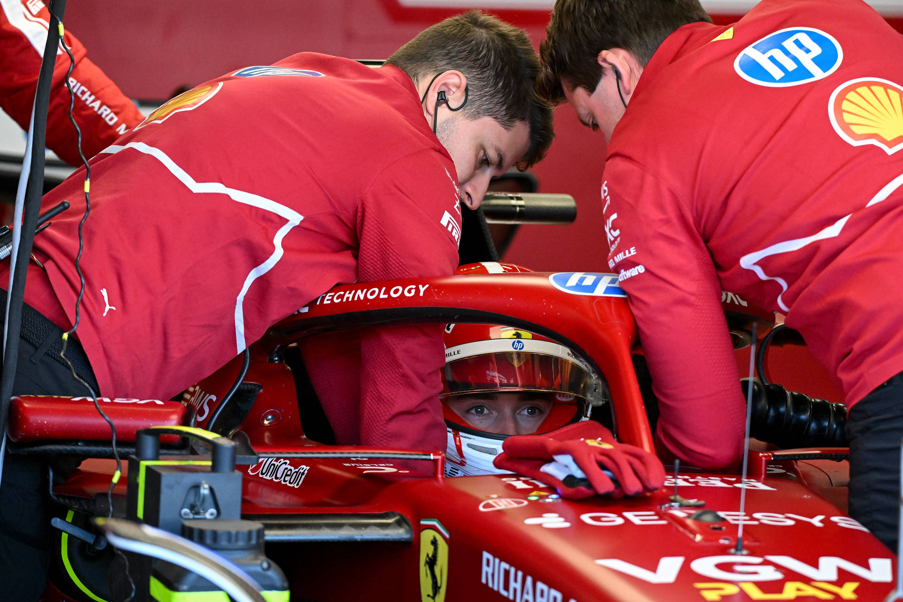 红牛二队逆转梅赛德斯，勒克莱尔统治全场