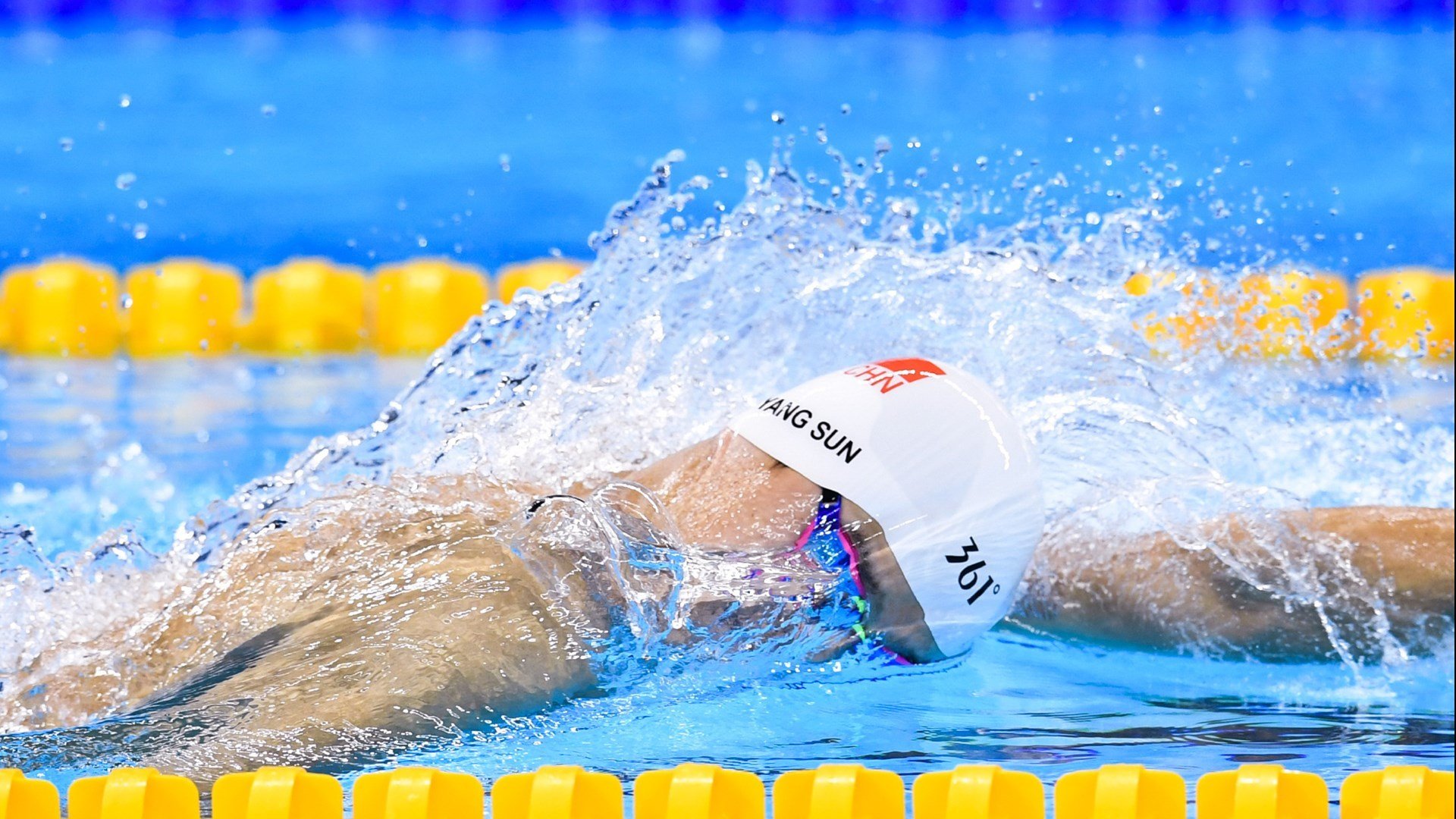 开云APP-赛道上的老鹰，切特在F1年度争冠战中冲垮勇士，接管比赛