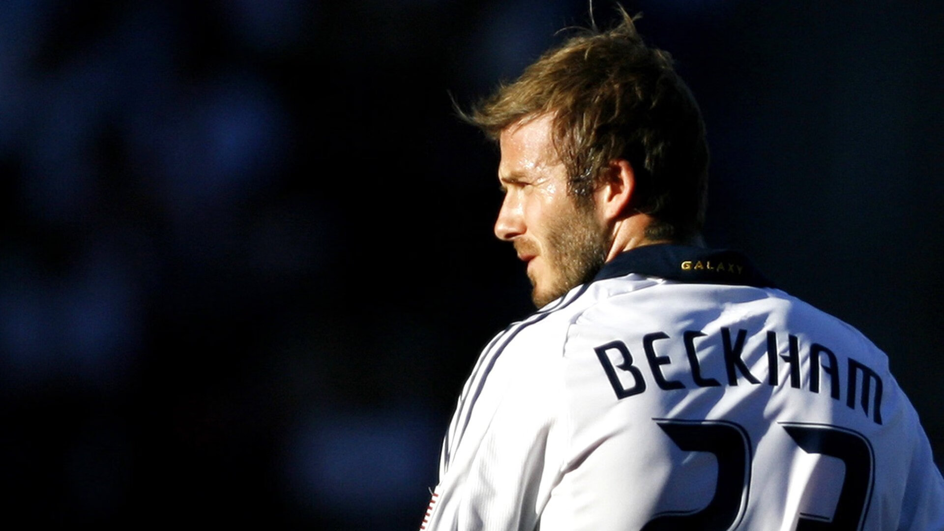 开云体育官方网站-街道为幕，实力为证，莫兰特F1之夜打破质疑的轰鸣时刻