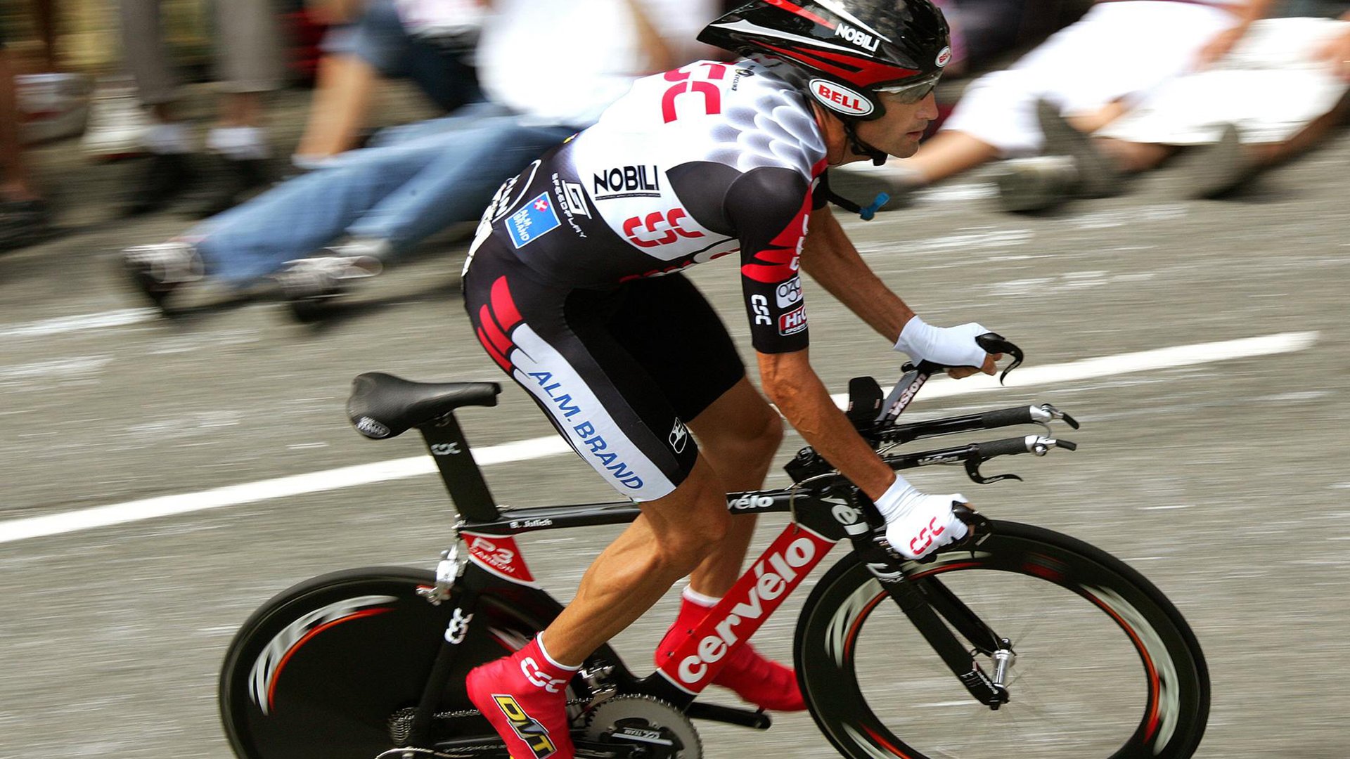 哈利伯顿关键节点连续得分，步行者全面压制马刺